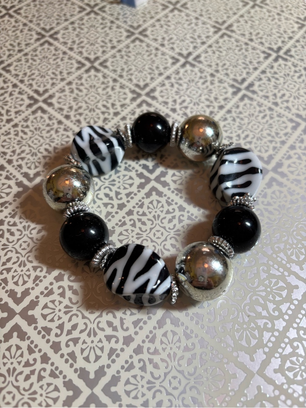 Black & White Zebra Bead Stretch Bracelet - Unbranded